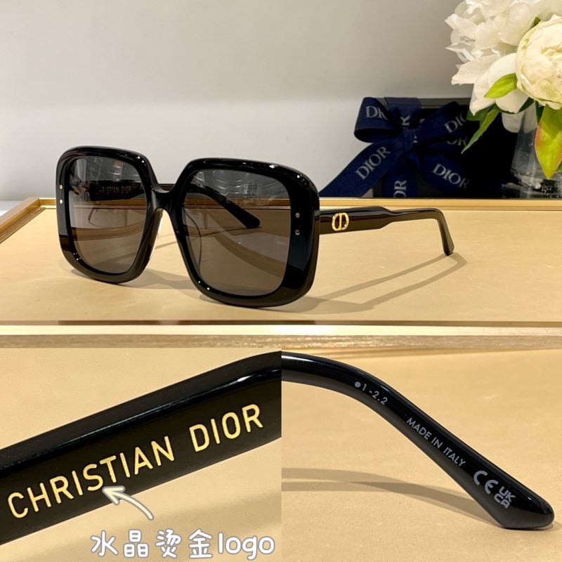 CHRISTIAN DIOR